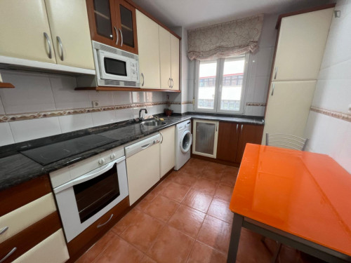 Comfy double bedroom near the Campus Rio Vena of Universidad de Burgos - Gallery - 13