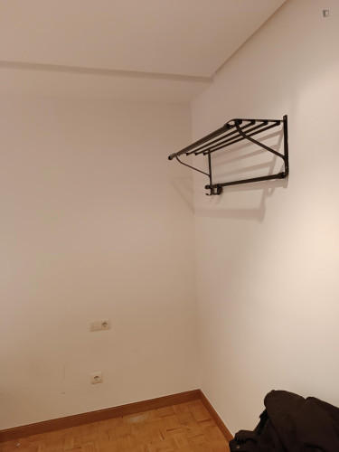 Comfy double bedroom near the Campus Rio Vena of Universidad de Burgos