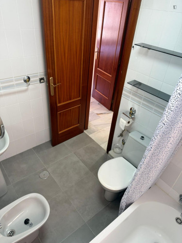 Welcoming double bedroom in Ciudad Jardin