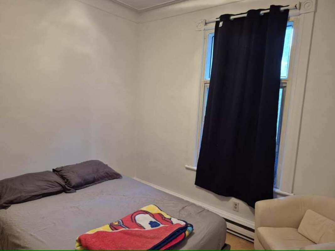  Double Long 3763 Montreal Center, 31 Nights Min(Single Bed)  -  Large house near Montreal center  - Gallery -  1