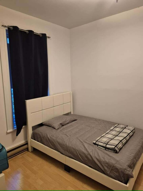  Double Back 3763, Montreal Center, 31 Nights Min(Single Bed)  -  Large house near Montreal center  - Gallery -  1