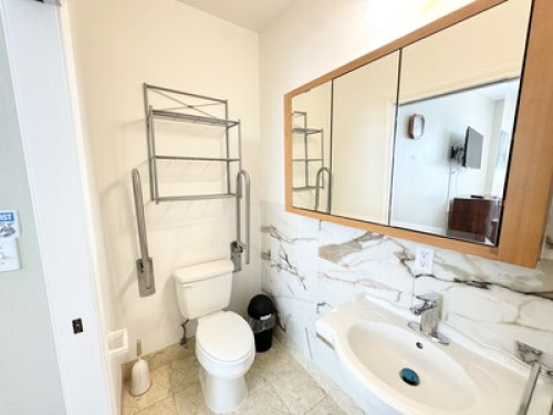 Cozy Lakeridge House