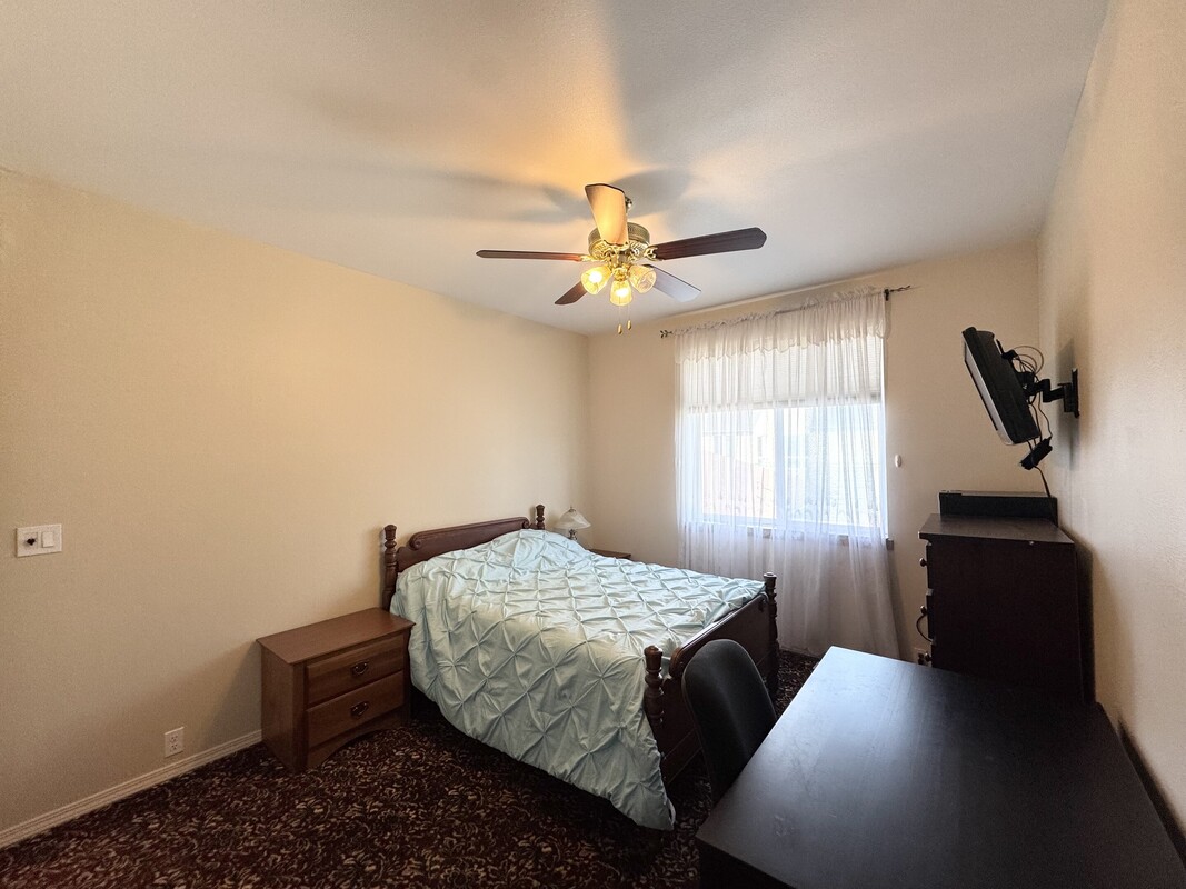  Master Bedroom #4(Single Bed)  -  Cozy Lakeridge House  - Gallery -  1