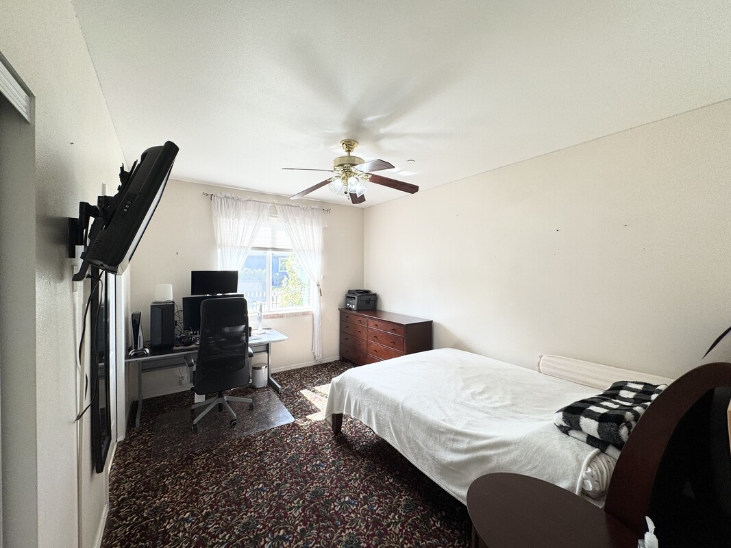 Master Bedroom #1(Single Bed) - 1