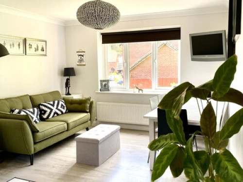 Modern Home, Torquay, near hospital