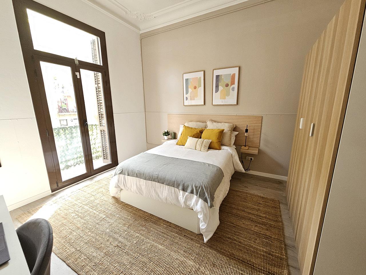 Room 1 - Spacious 7-Bedroom Coliving Apartment with Terrace in Central L'Eixample - Gallery - 70