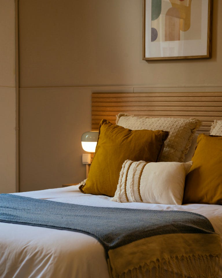 Room 1 - Spacious 7-Bedroom Coliving Apartment with Terrace in Central L'Eixample - Gallery - 22