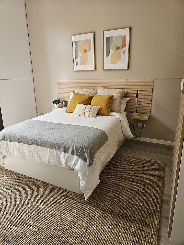 Room 1 - Spacious 7-Bedroom Coliving Apartment with Terrace in Central L'Eixample - Gallery - 71