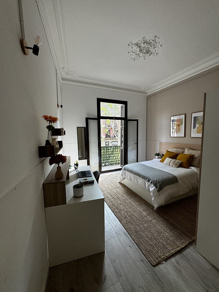 Room 1 - Spacious 7-Bedroom Coliving Apartment with Terrace in Central L'Eixample - Gallery - 83