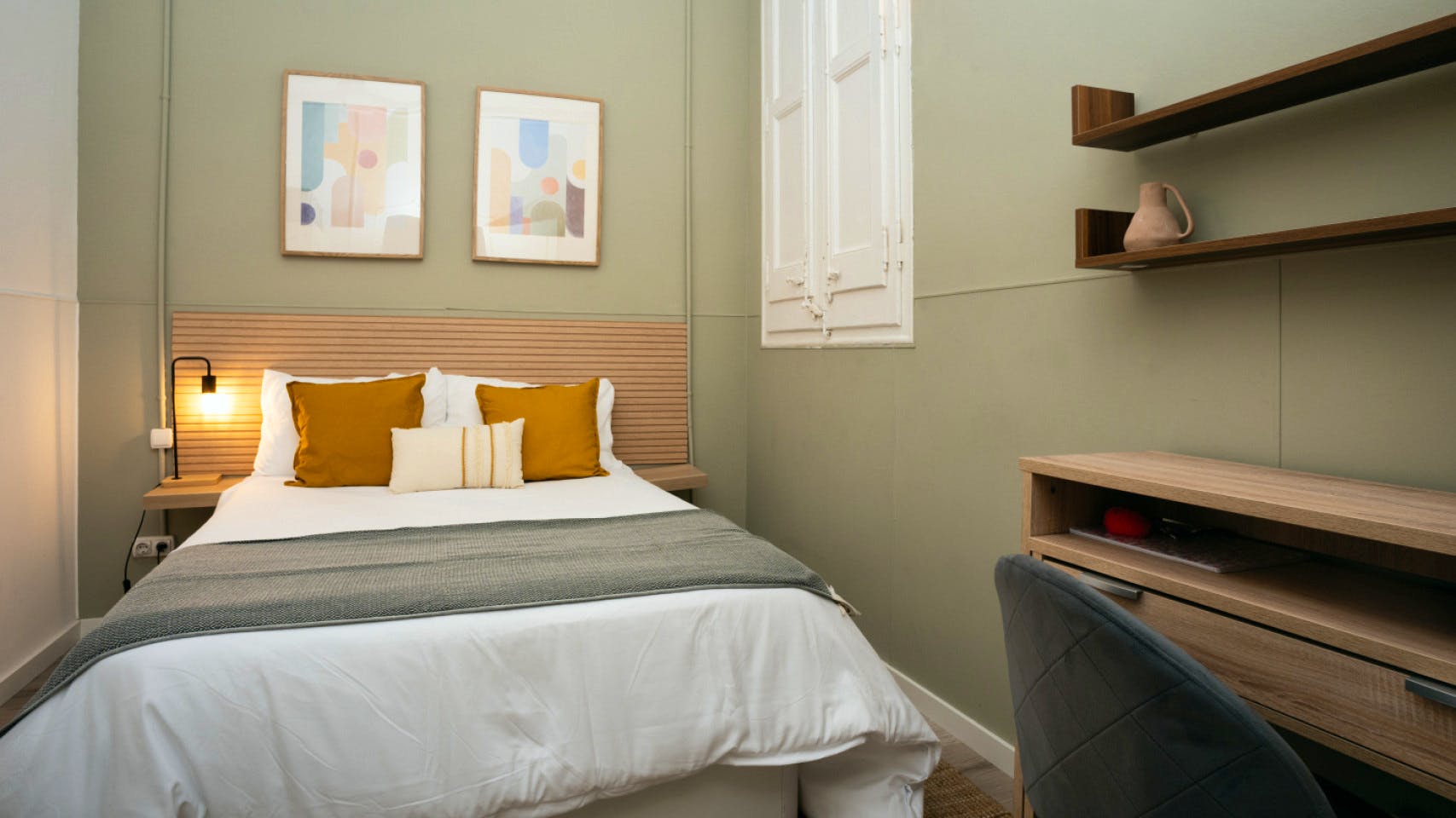 Room 2 - Spacious 7-Bedroom Coliving Apartment with Terrace in Central L'Eixample - Gallery - 7
