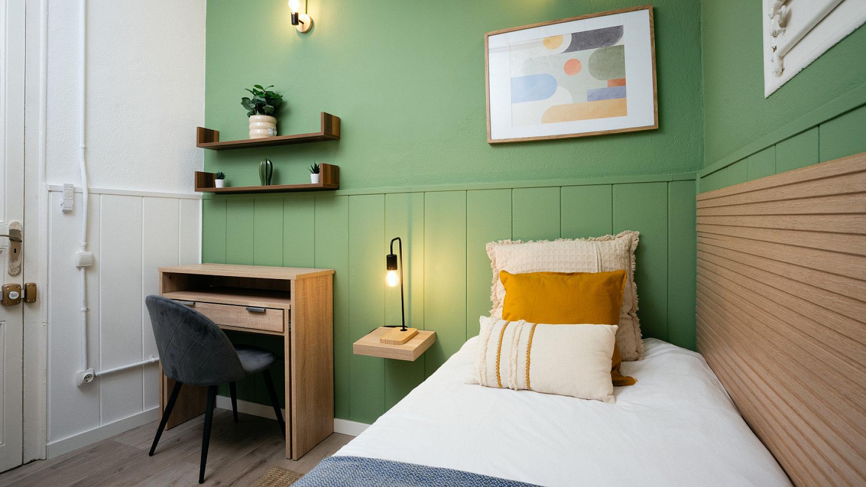 Room 3 - Spacious 7-Bedroom Coliving Apartment with Terrace in Central L'Eixample - Gallery - 11