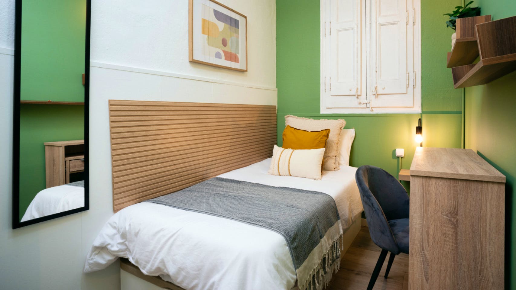 Room 5 - Spacious 7-Bedroom Coliving Apartment with Terrace in Central L'Eixample - Gallery - 1