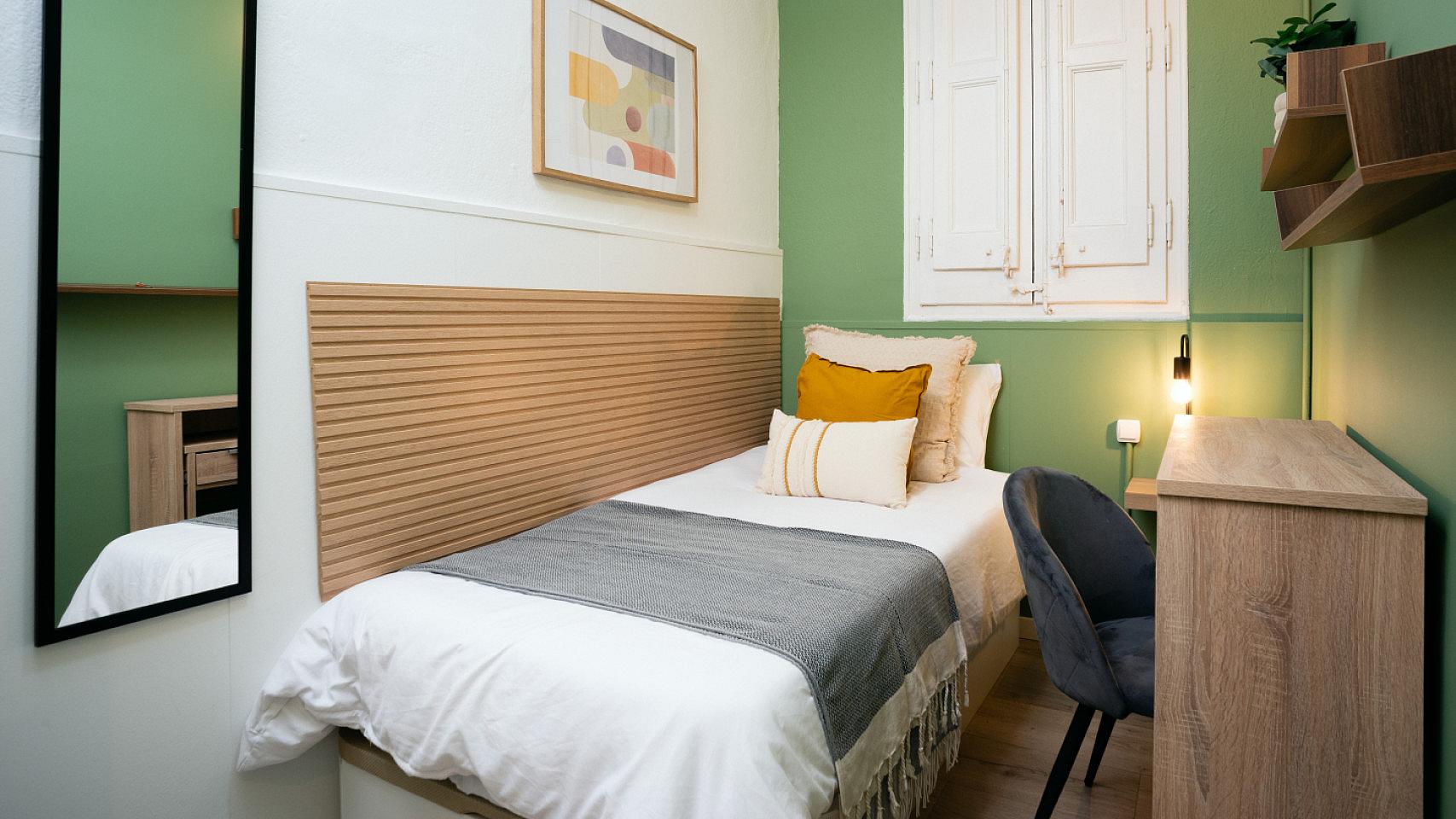 Room 5 - Spacious 7-Bedroom Coliving Apartment with Terrace in Central L'Eixample - Gallery - 13