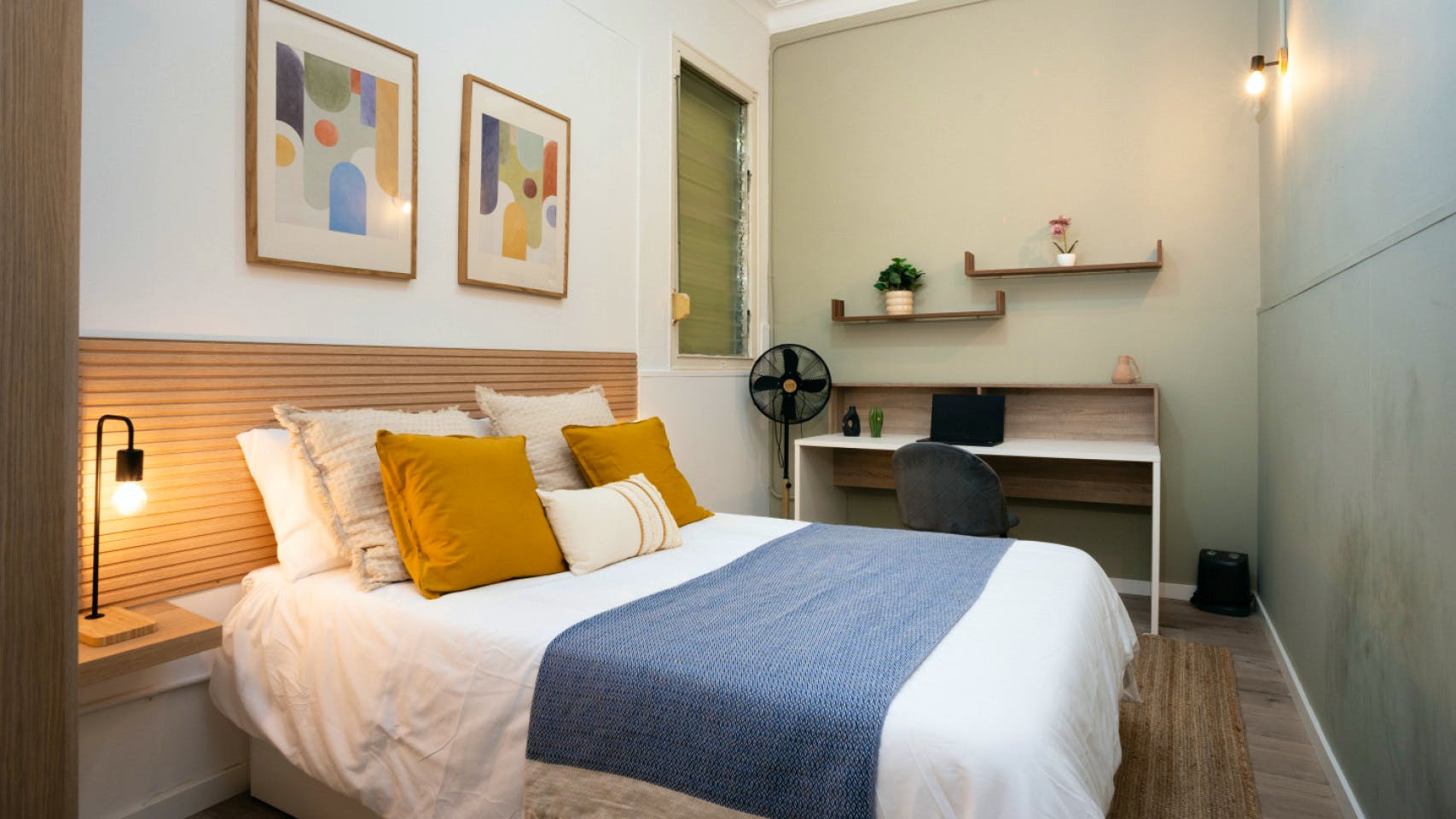 Room 6 - Spacious 7-Bedroom Coliving Apartment with Terrace in Central L'Eixample - Gallery - 1