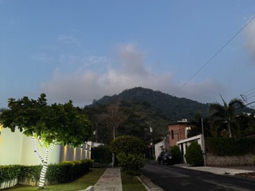 Shanti House - Gallery - 15