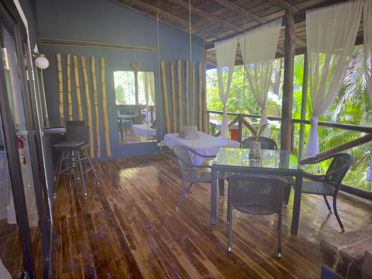 Suite Loft For One To Four Residents - Jungle Oasis Coliving Retreat Steps from Stunning Santa Teresa Beach - Gallery - 3