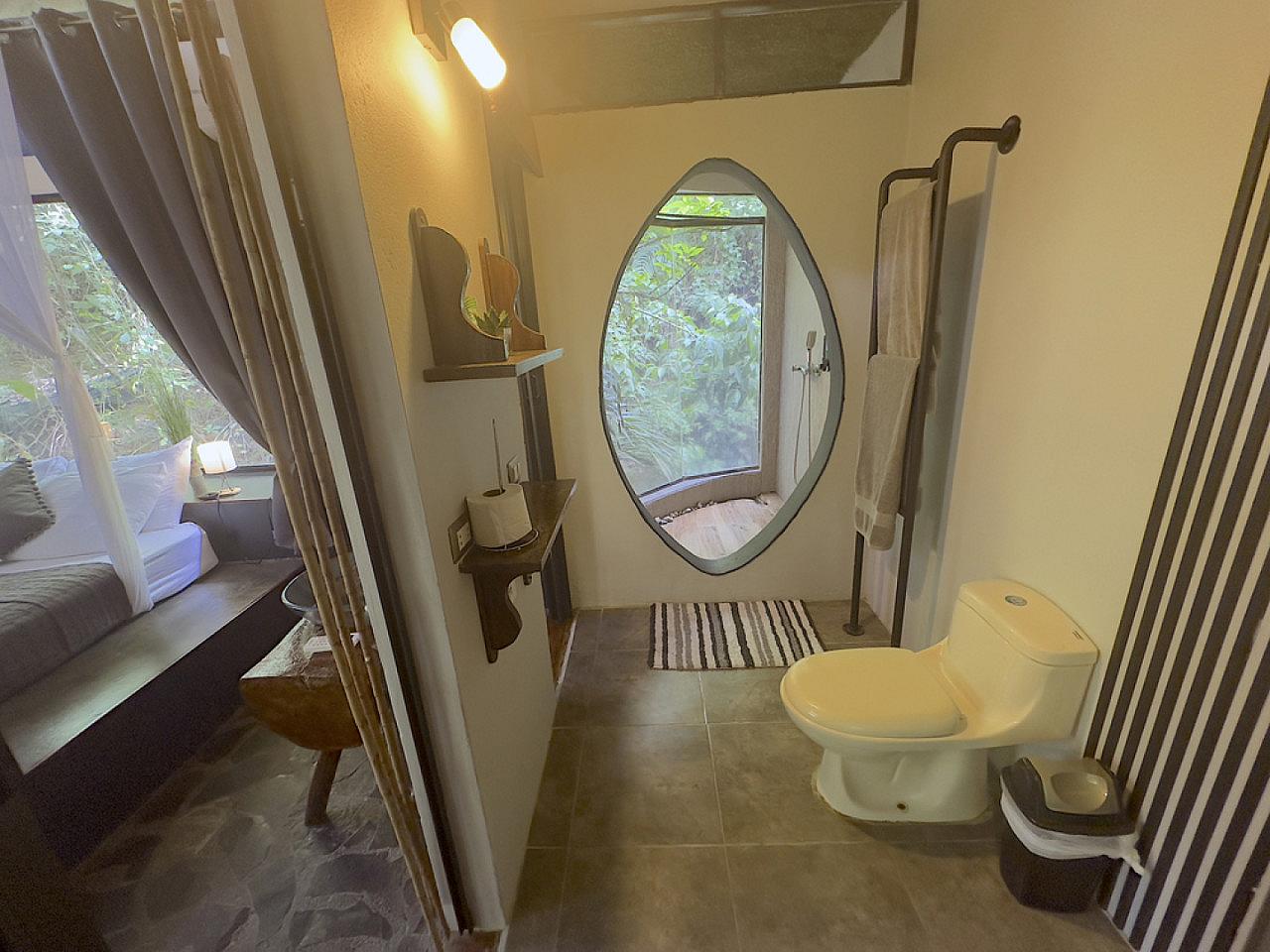 Suite Loft For One To Four Residents - Jungle Oasis Coliving Retreat Steps from Stunning Santa Teresa Beach - Gallery - 49