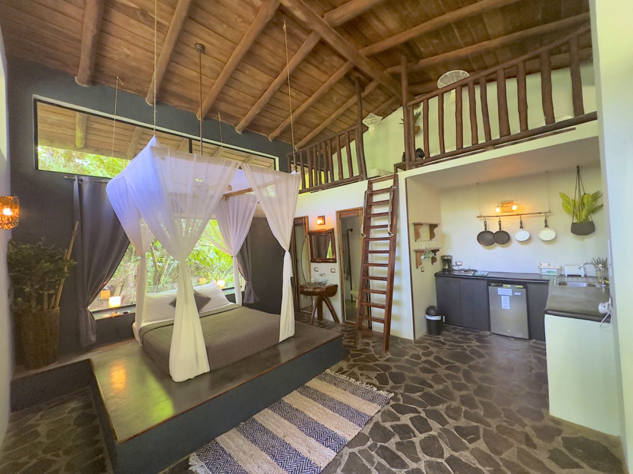 Suite Loft For One To Four Residents - Jungle Oasis Coliving Retreat Steps from Stunning Santa Teresa Beach - Gallery - 5