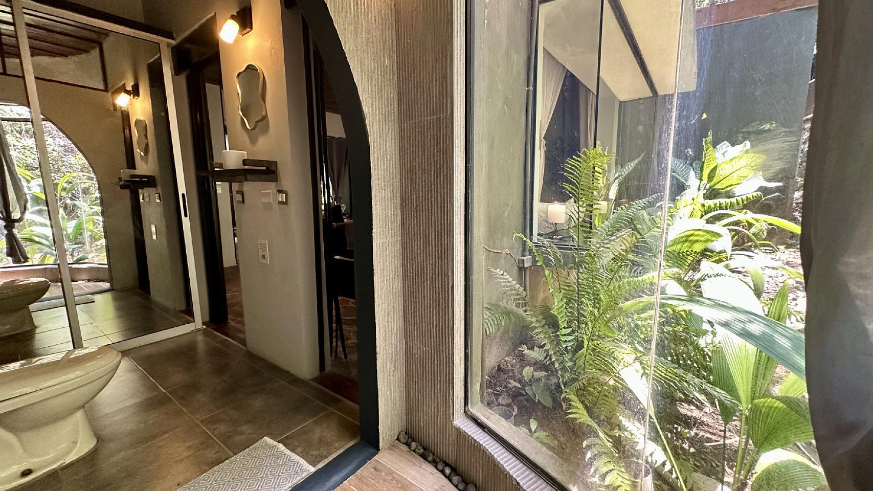 Suite Loft For One Or Two Residents - Jungle Oasis Coliving Retreat Steps from Stunning Santa Teresa Beach - Gallery - 35