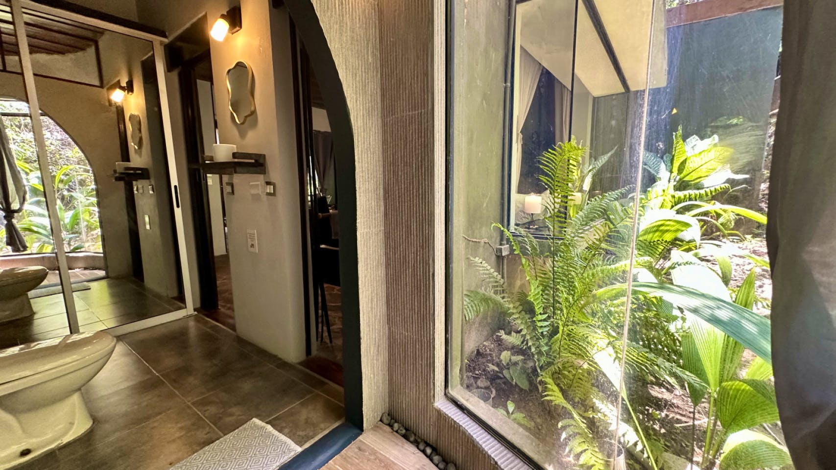 Suite Loft For One Or Two Residents - Jungle Oasis Coliving Retreat Steps from Stunning Santa Teresa Beach - Gallery - 11