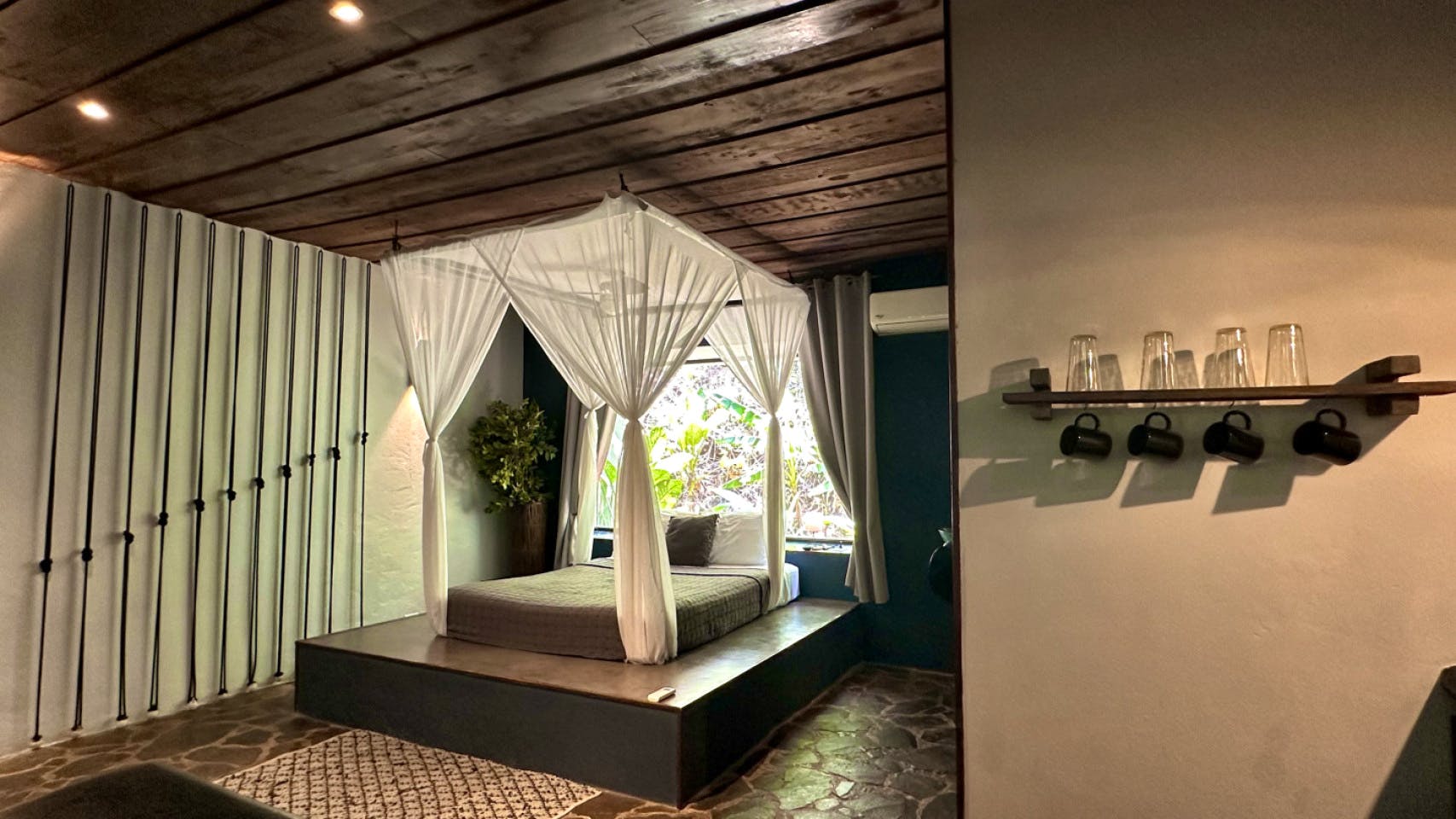 Suite Loft For One Or Two Residents - Jungle Oasis Coliving Retreat Steps from Stunning Santa Teresa Beach - Gallery - 6