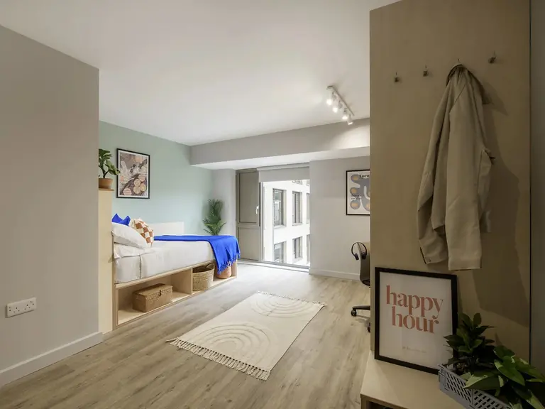  6 Bed Premium Ensuite  -  Bottleworks  - Gallery -  2