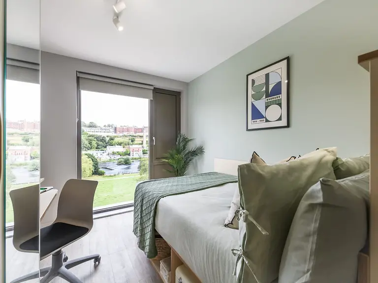  7 Bed Standard Ensuite  -  Bottleworks  - Gallery -  2