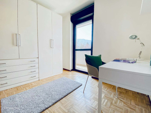 Room in Via dei Solteri, Trento for 93 m² with 4 bedrooms