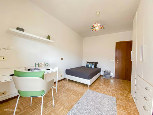 Room in Via dei Solteri, Trento for 93 m² with 4 bedrooms
