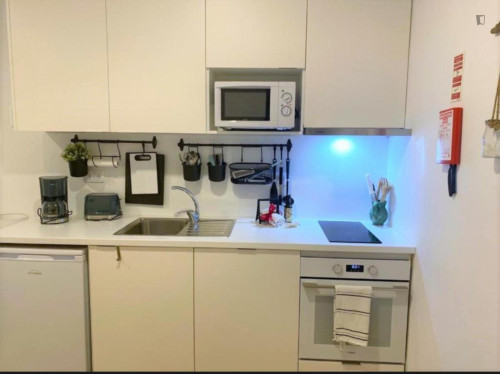 Welcoming 2-bedroom apartment near the Praca do Quebedo metro - Gallery - 3