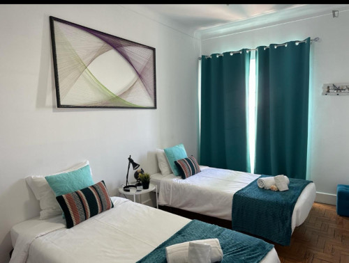 Lovely twin ensuite bedroom in the centre of Setúbal - Gallery - 2