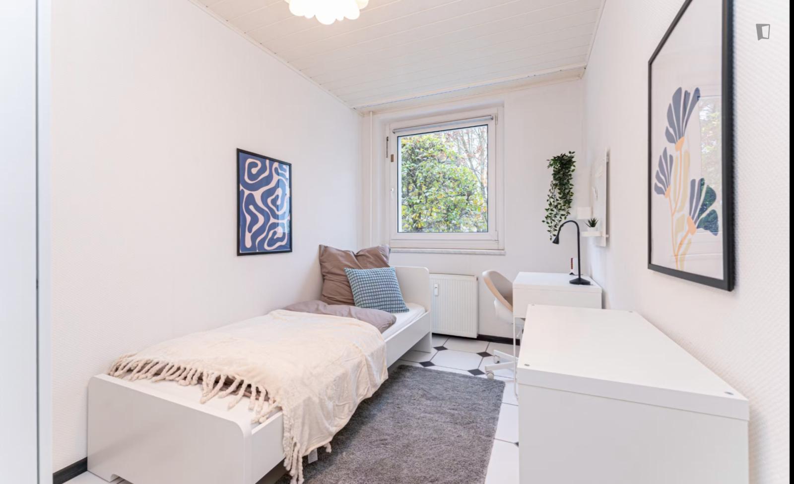  Bright Single Bedroom Near The Rehbrücke Train Station  -  Bright single bedroom near the Rehbrücke train station  - Gallery -  1