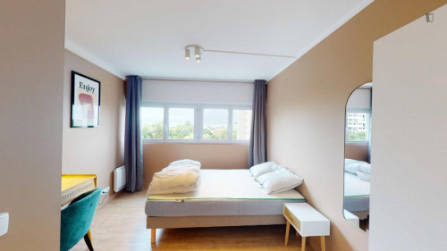Cool double bedroom close to Plage du Lac