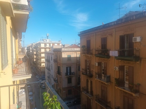 Double bedroom, with private bathroom, in 2-bedroom apartment - Gallery - 9