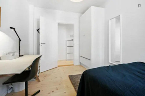 Shiny double bedroom close to Copenhagen University