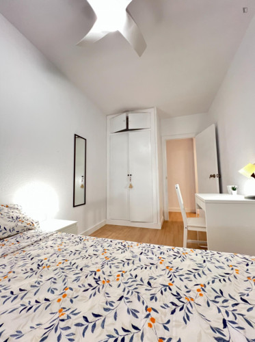 Comfortable single bedroom in shared flat in La Florida