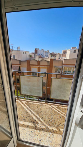 Double bedroom with a balcony, in San Vicente del Raspeig