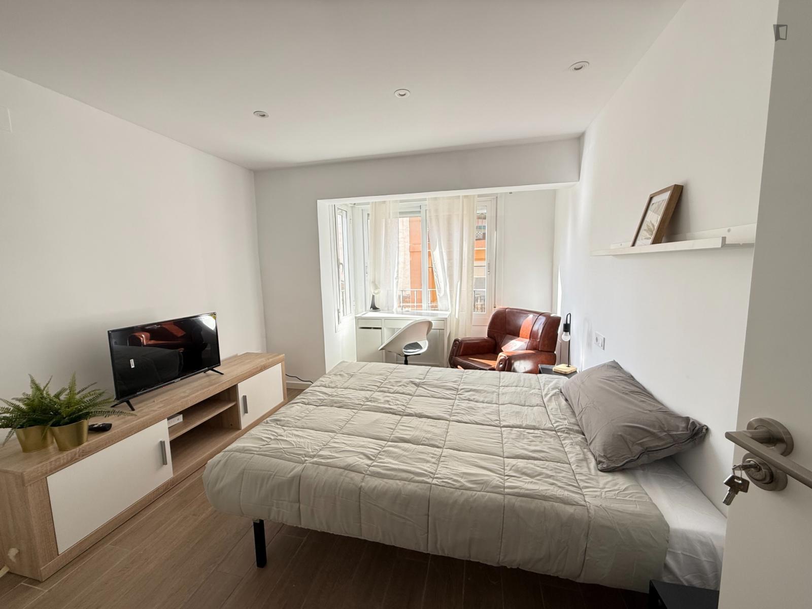 Bright Double Bedroom Close To The City Center - 1