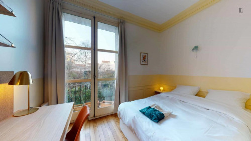Cushy double bedroom close to Cité de la Musique
