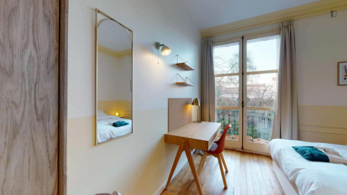 Cushy double bedroom close to Cité de la Musique