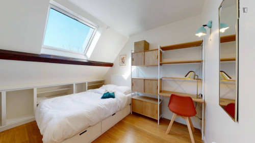 Chic double bedroom not far from Pré-Saint-Gervais