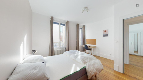 Cushy double bedroom close to Parc des Guillaumes