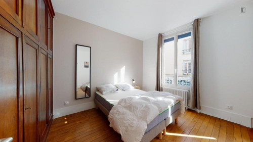 Cushy double bedroom close to Parc des Guillaumes