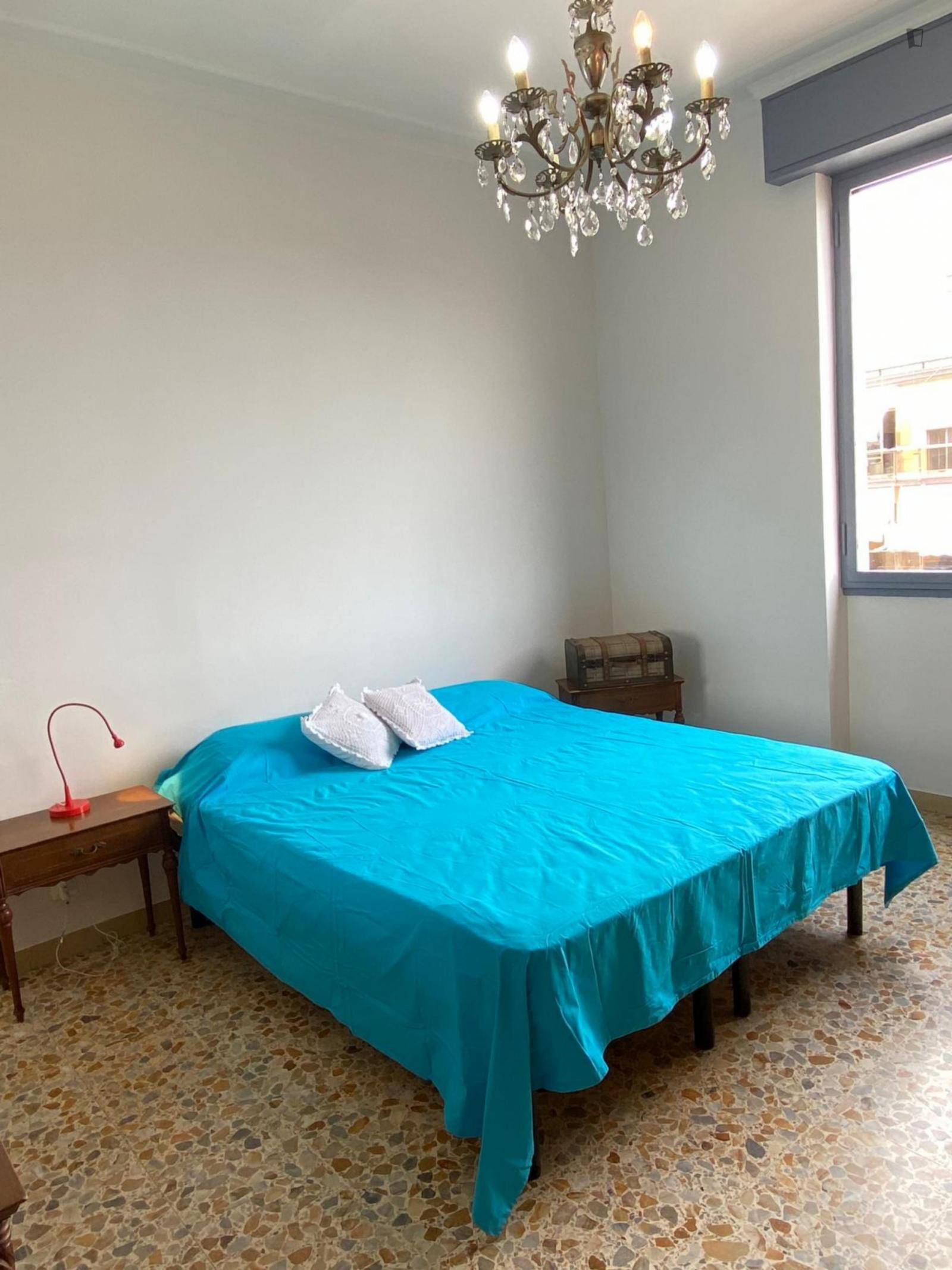 Spacious Bedroom In Scandicci Neighbourhood - Spacious Bedroom in Scandicci neighbourhood - Gallery - 1