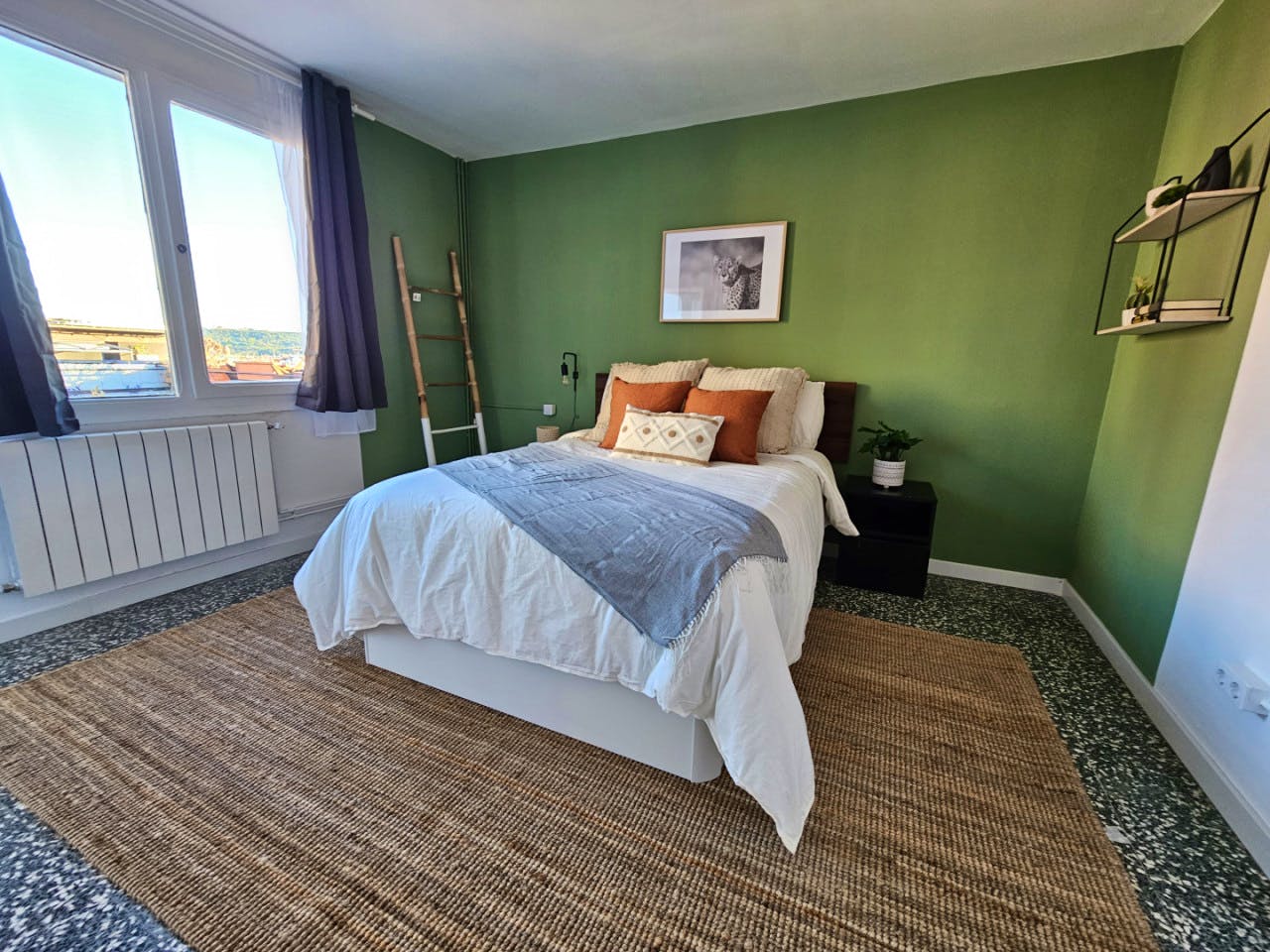  Room 1  -  Stylish Coliving Apartment with Community Vibe in Vibrant L'Eixample  - Gallery -  2