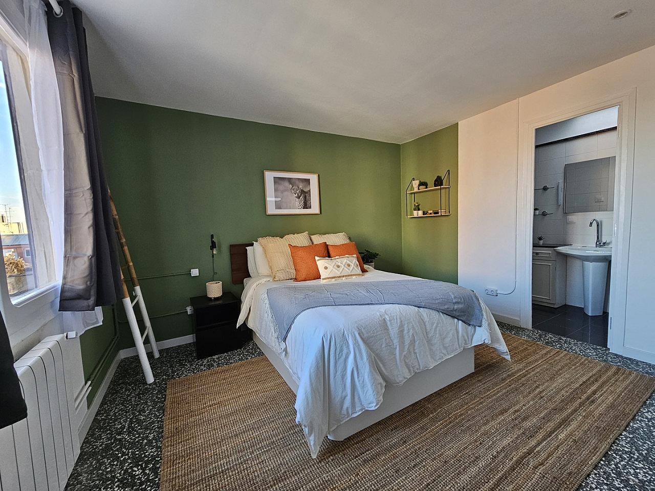  Room 1  -  Stylish Coliving Apartment with Community Vibe in Vibrant L'Eixample  - Gallery -  57