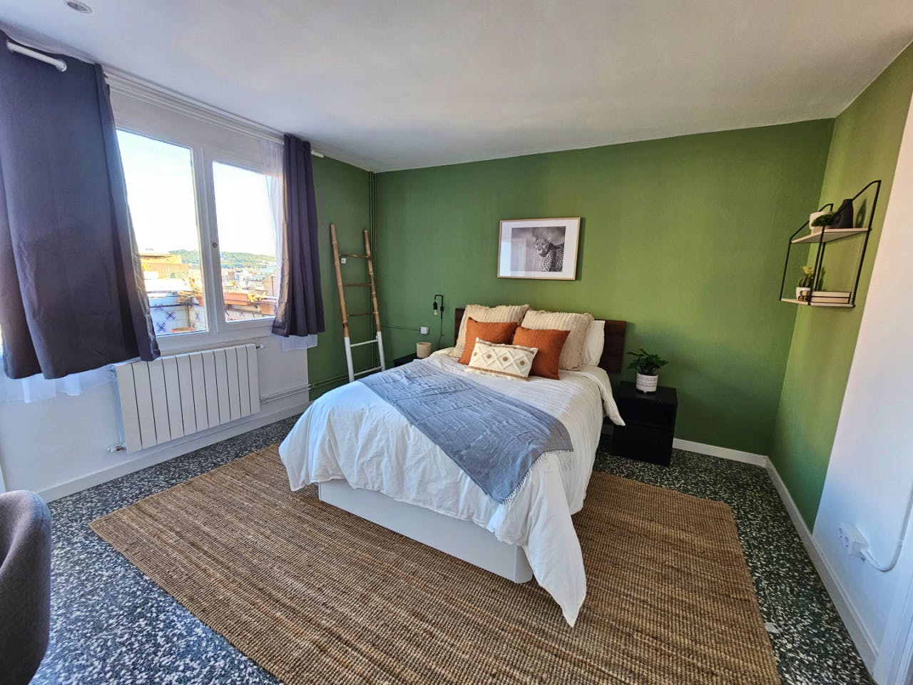  Room 1  -  Stylish Coliving Apartment with Community Vibe in Vibrant L'Eixample  - Gallery -  1