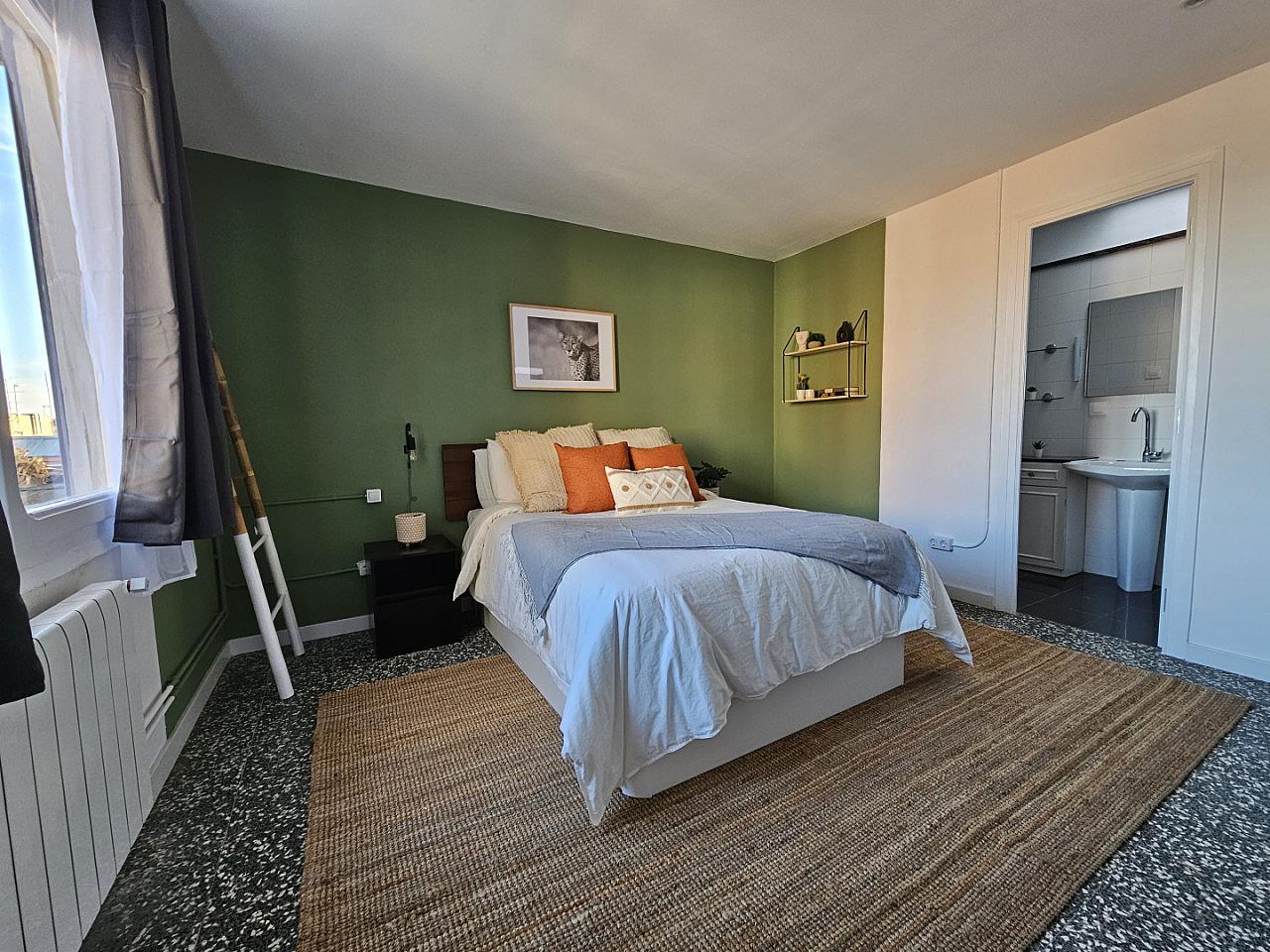  Room 1  -  Stylish Coliving Apartment with Community Vibe in Vibrant L'Eixample  - Gallery -  59