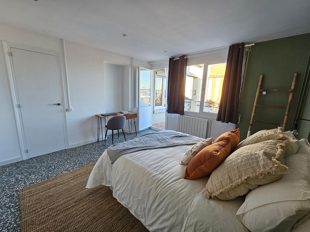 Room 1  -  Stylish Coliving Apartment with Community Vibe in Vibrant L'Eixample  - Gallery -  92