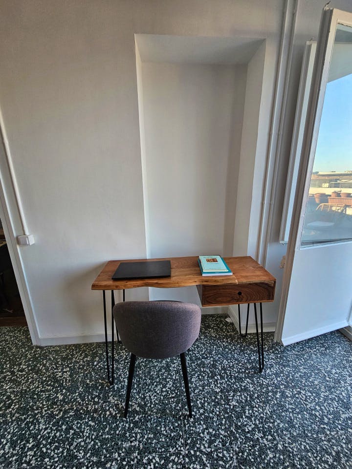  Room 1  -  Stylish Coliving Apartment with Community Vibe in Vibrant L'Eixample  - Gallery -  3